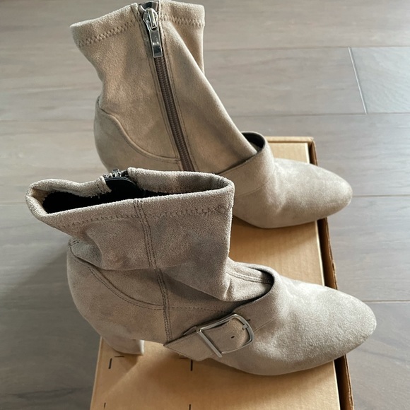 Franco Sarto Eugenia Bootie - Picture 4 of 10